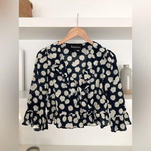 Realisation Par floral silk top. Cher daisy. Size small.